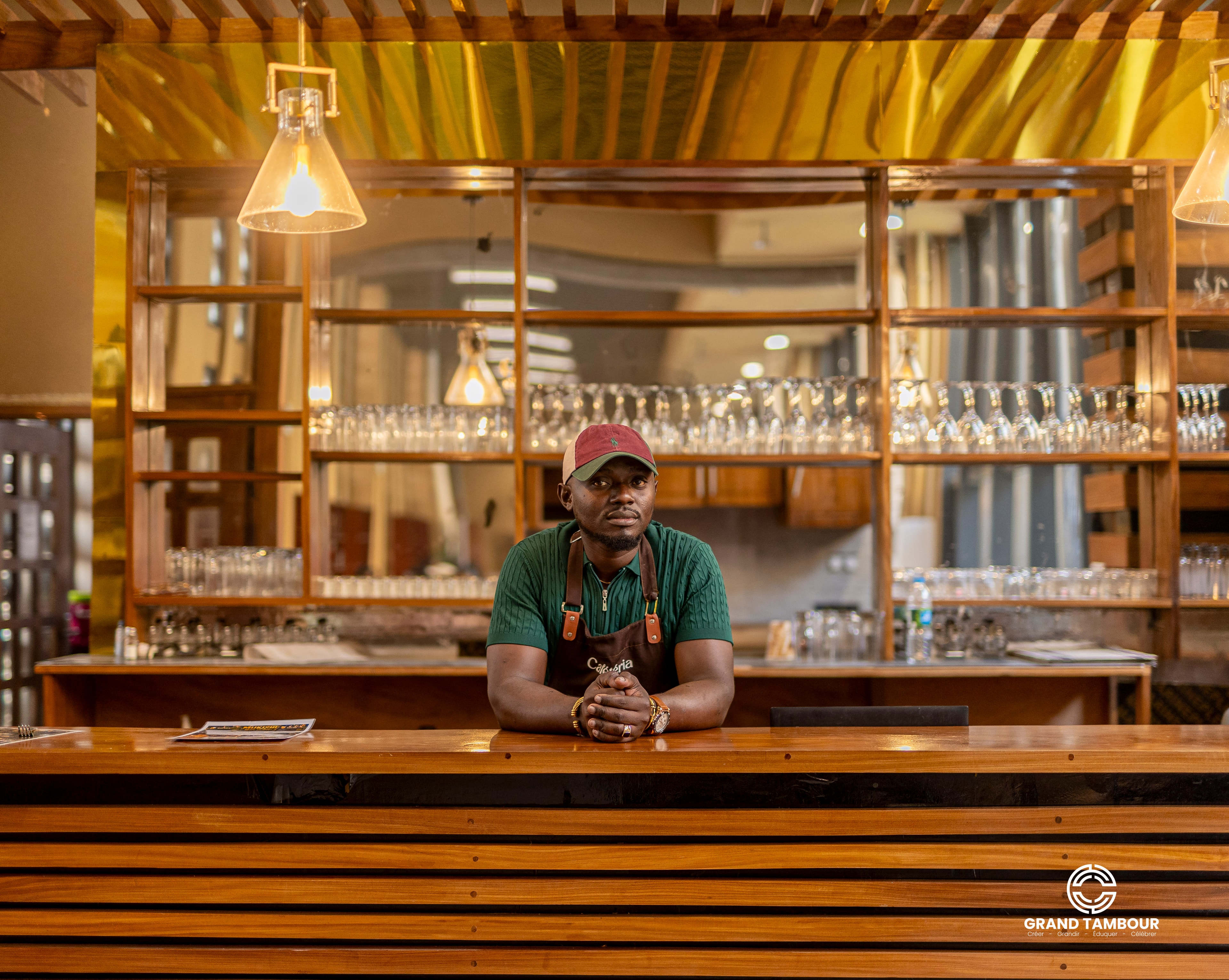 La Cafétéria du Grand Tambour — intérieur chaleureux et moderne